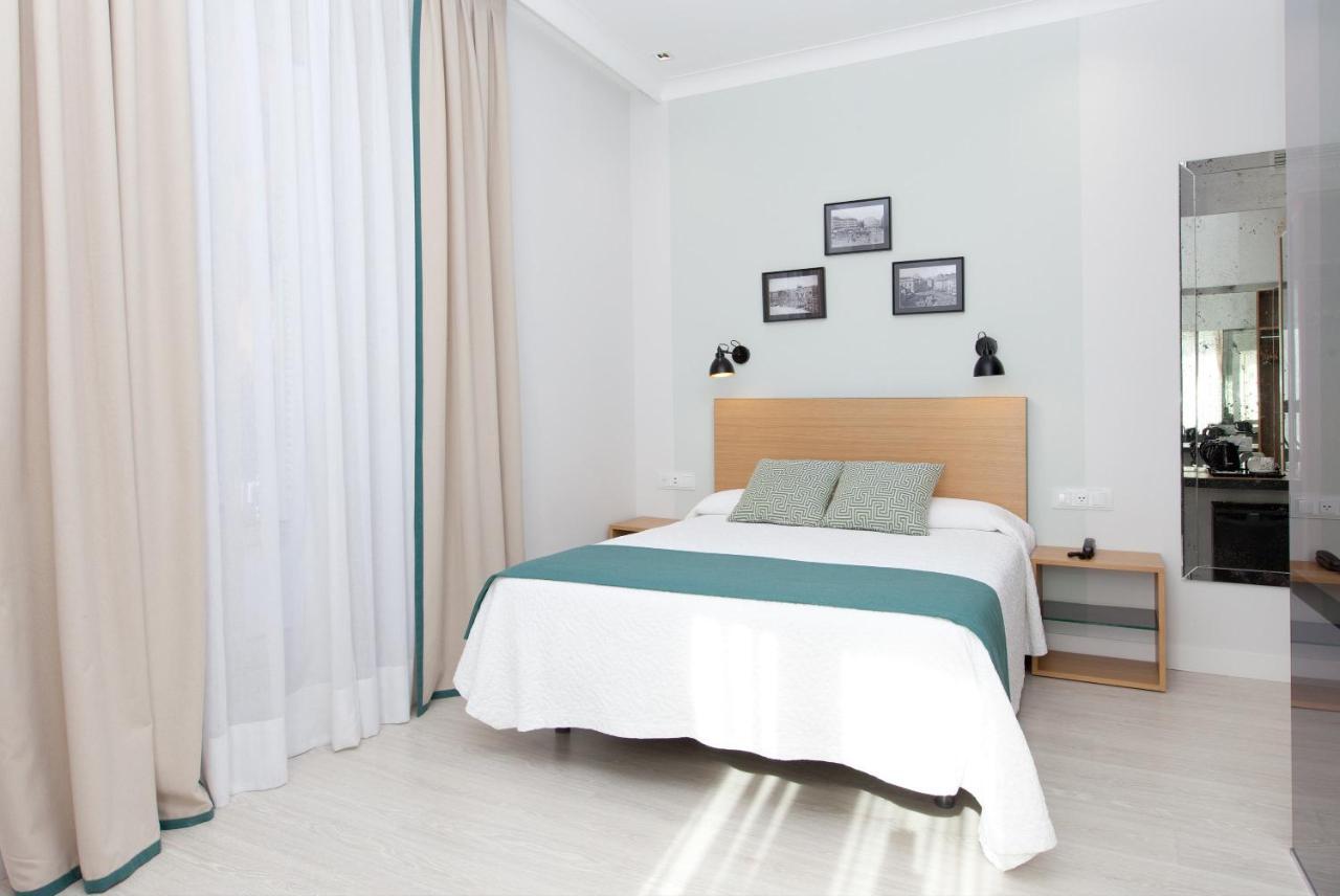 Quarto Individual com Vistas Puerta del Sol